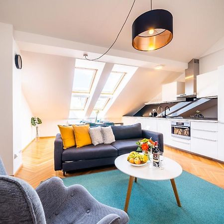 Luxurious Woodrow Wilson Apt In Prague Centre Εξωτερικό φωτογραφία