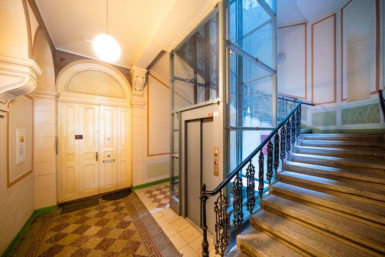 Luxurious Woodrow Wilson Apt In Prague Centre Εξωτερικό φωτογραφία